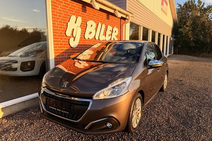 Sort Peugeot 208 fra 2019