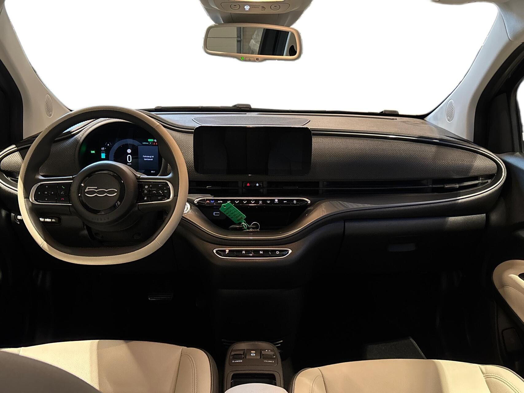 Grøn Fiat 500e fra 2023