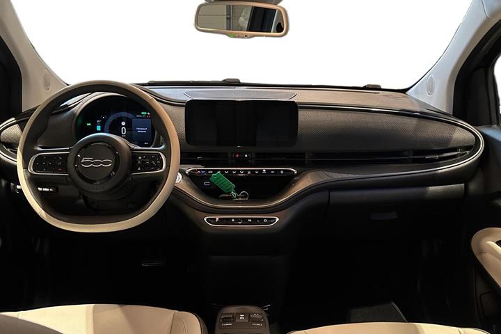 Grøn Fiat 500e fra 2023