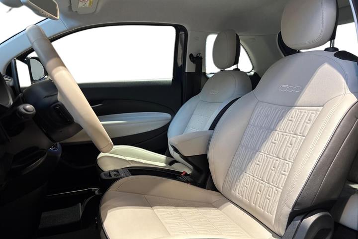 Grøn Fiat 500e fra 2023