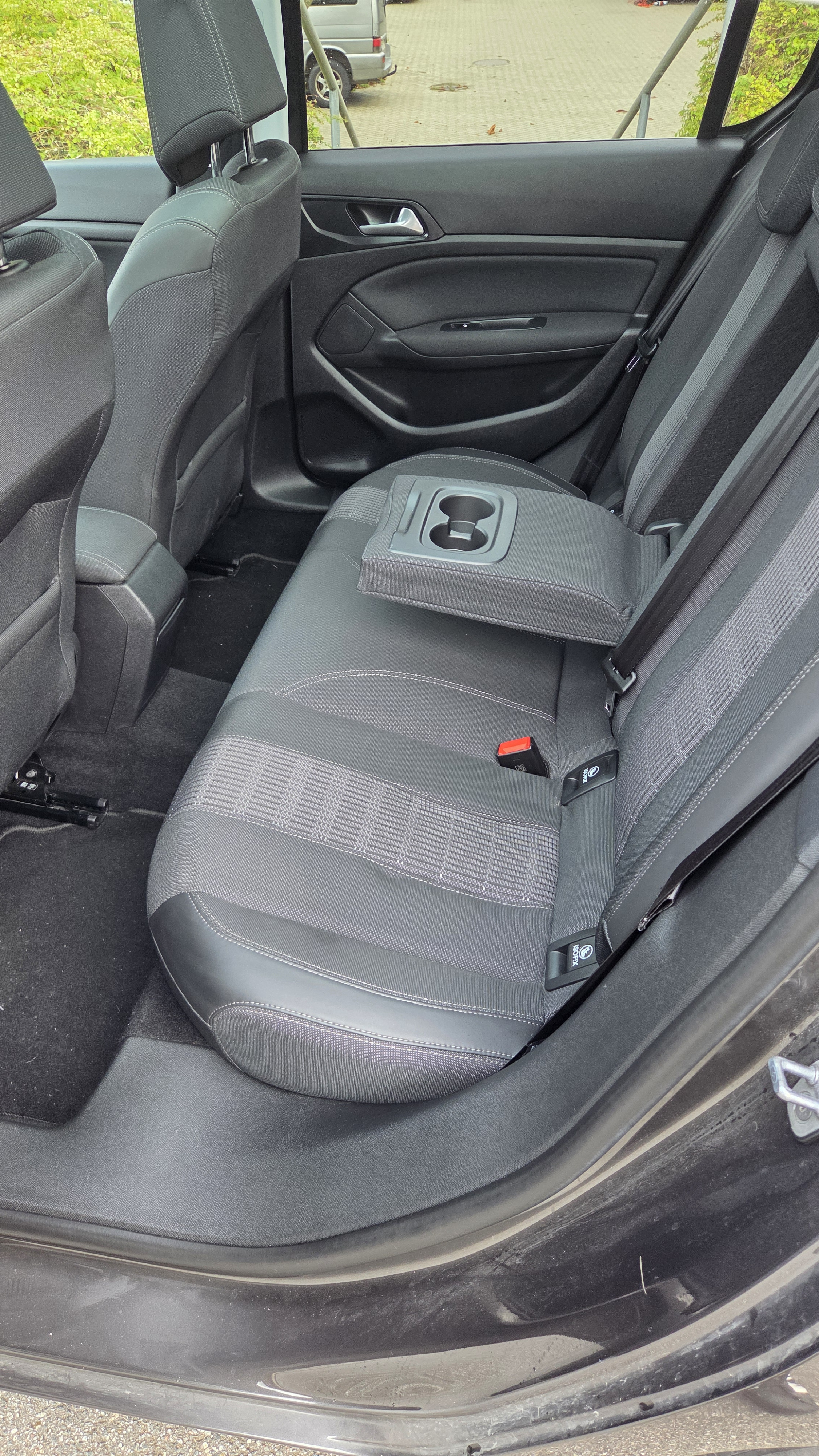 Grå Peugeot 308 fra 2018