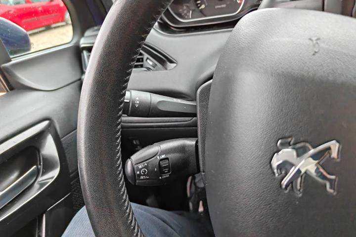undefined Peugeot 208 fra 2019
