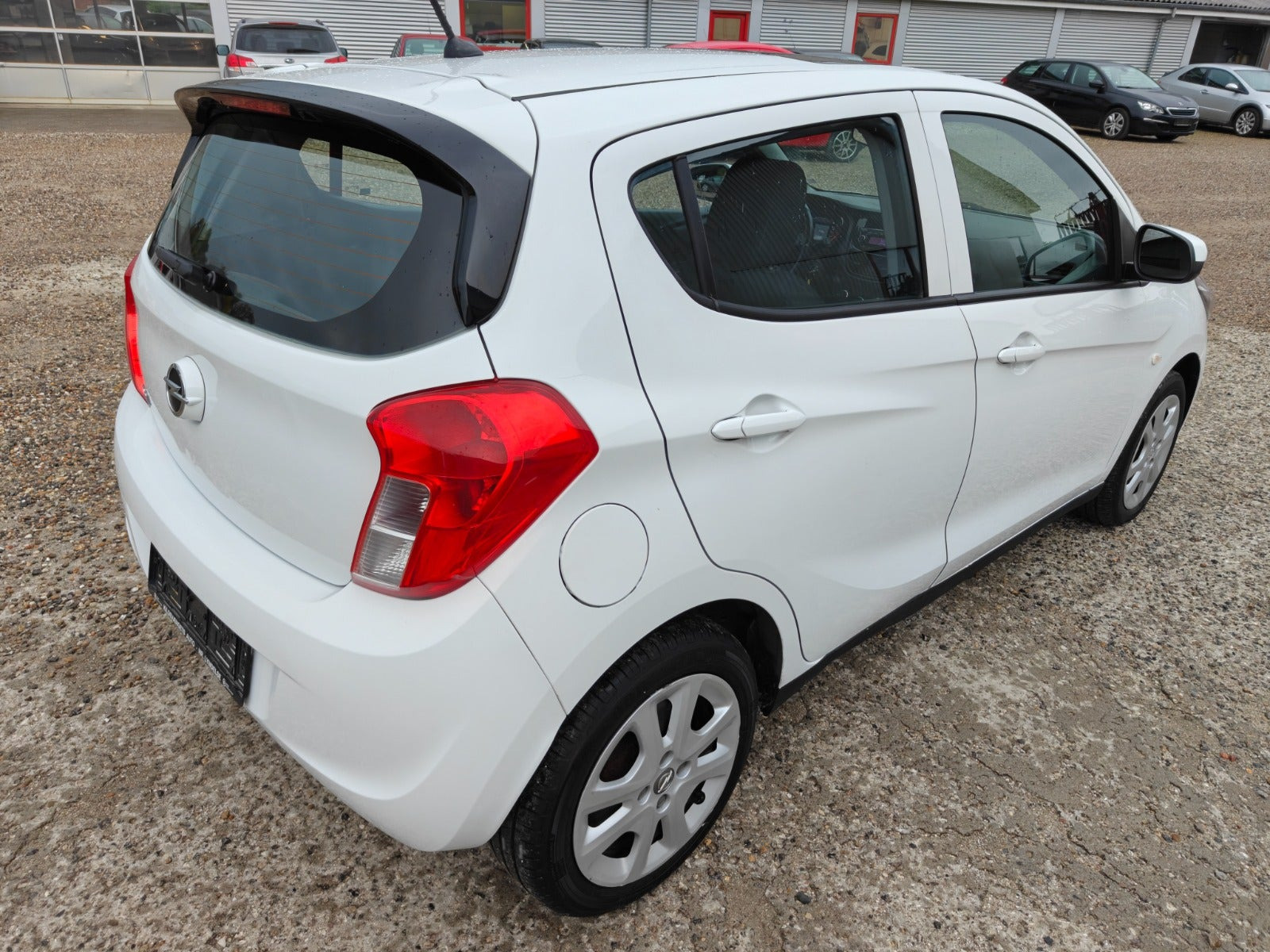 Gul Opel Karl fra 2016