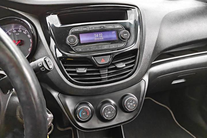 Gul Opel Karl fra 2016