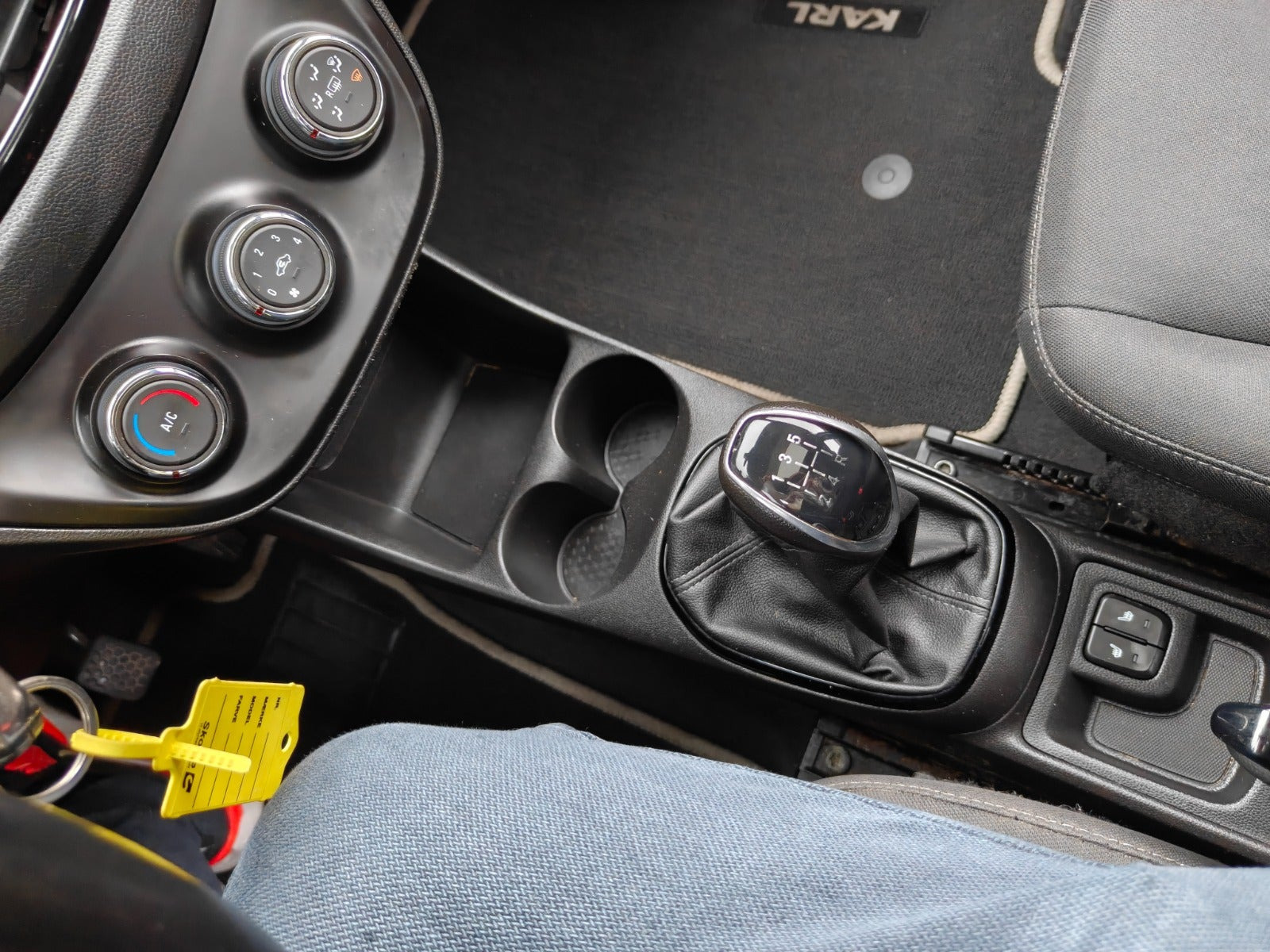 Gul Opel Karl fra 2016