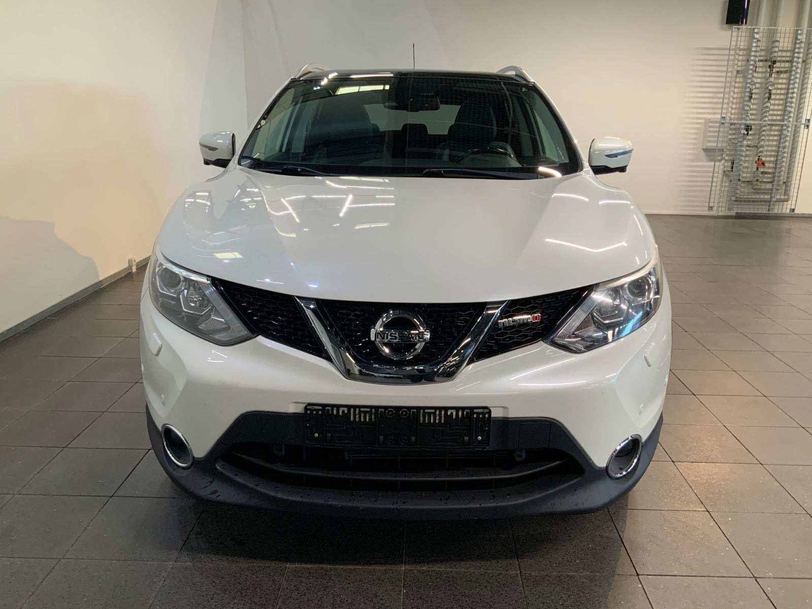 Hvid Nissan Qashqai fra 2017