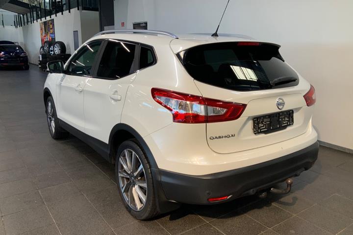 Hvid Nissan Qashqai fra 2017