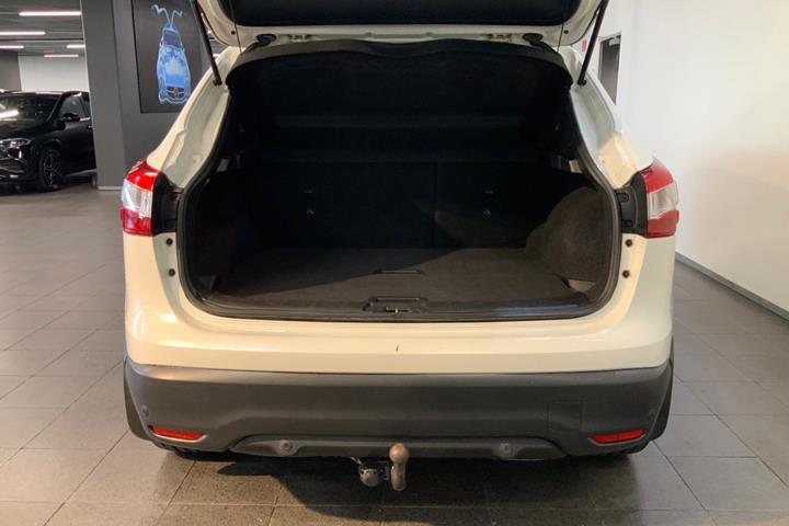 Hvid Nissan Qashqai fra 2017