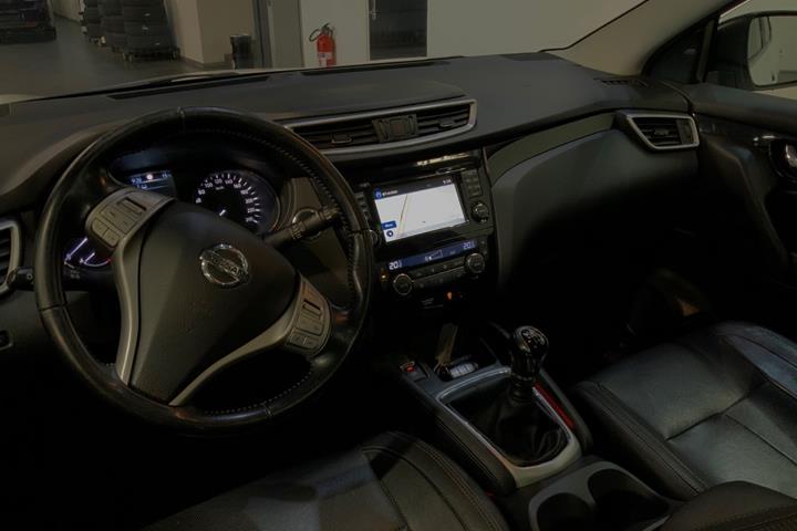 Hvid Nissan Qashqai fra 2017