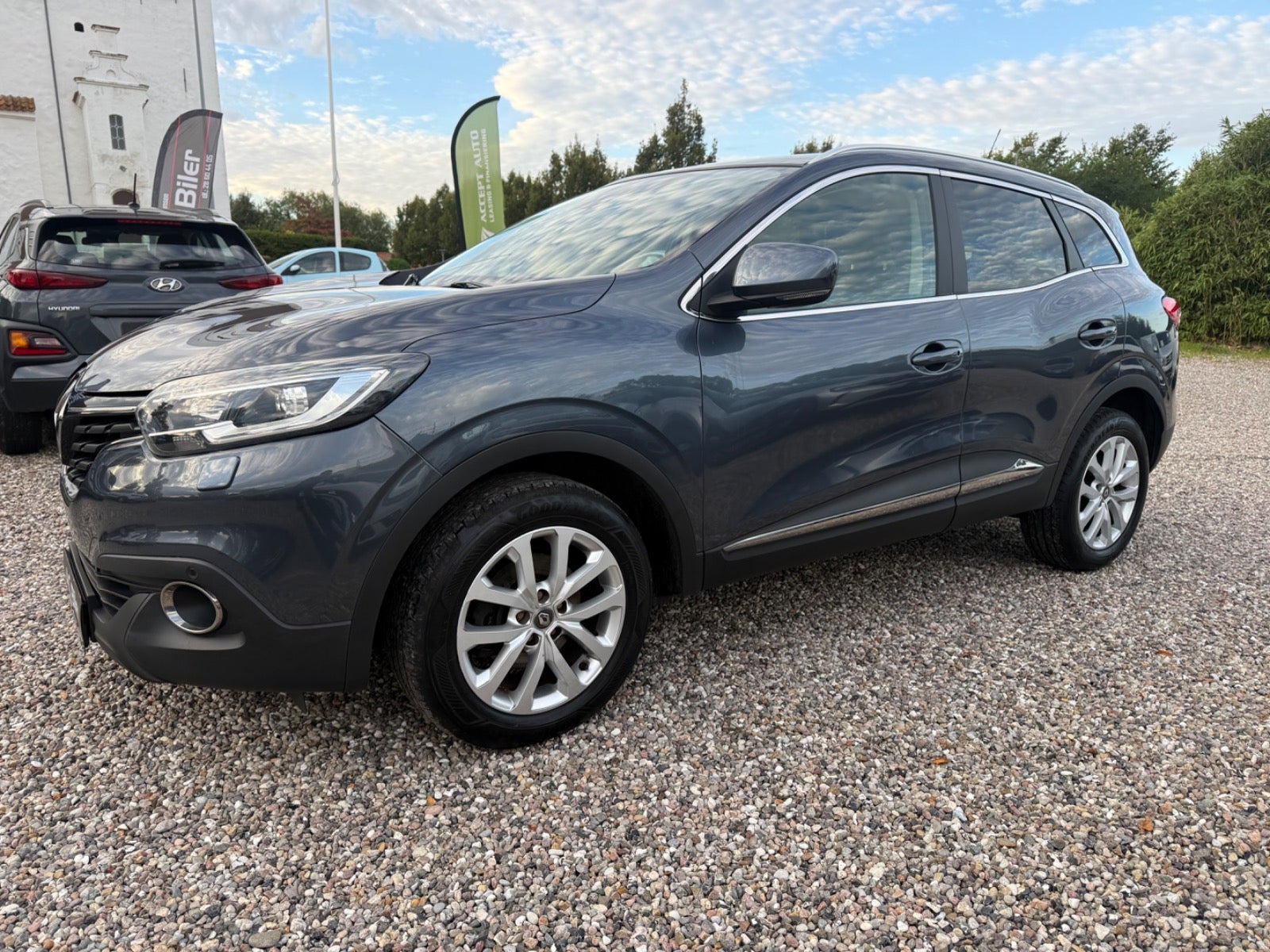 Blå Renault Kadjar fra 2018