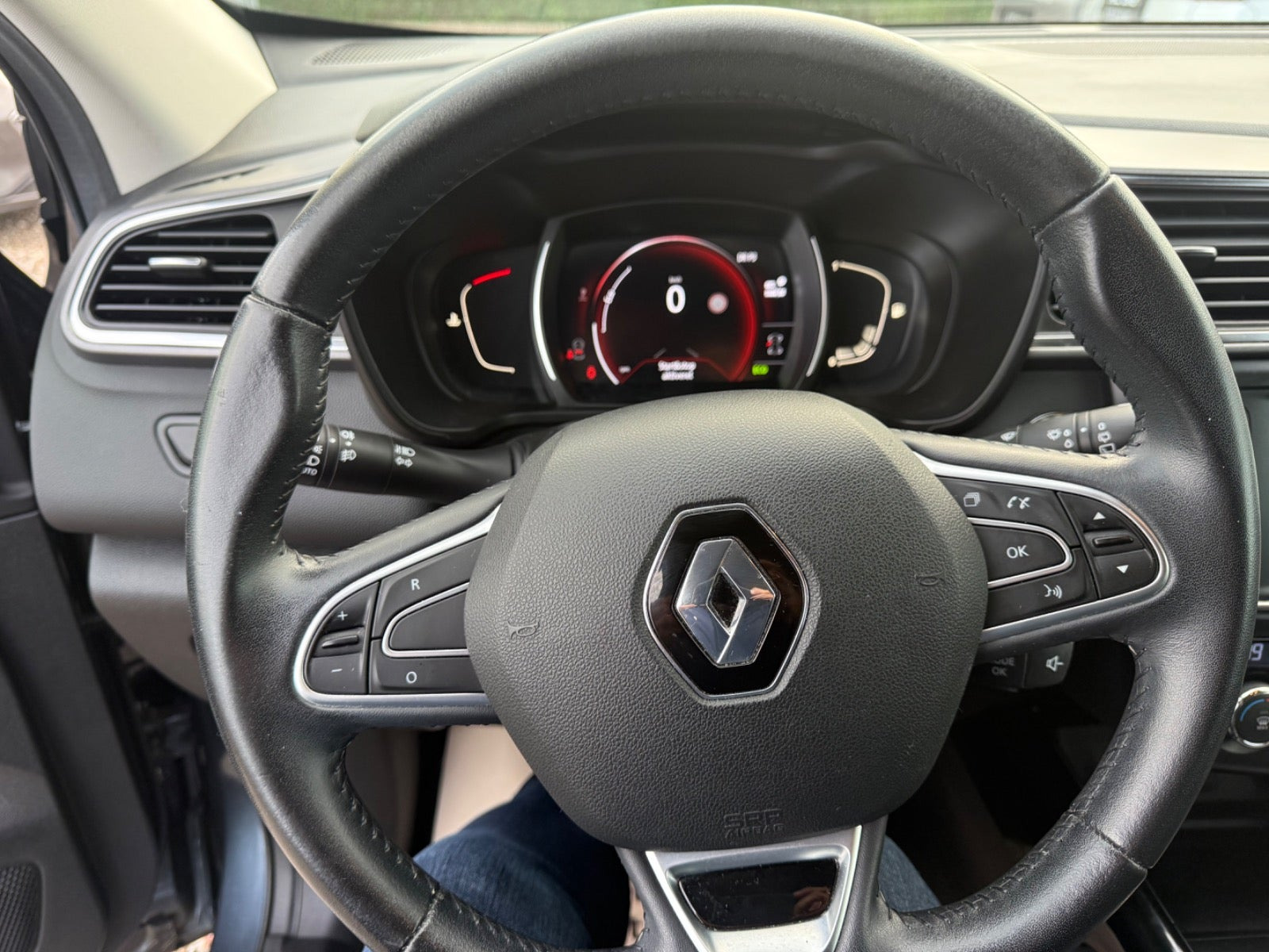Blå Renault Kadjar fra 2018