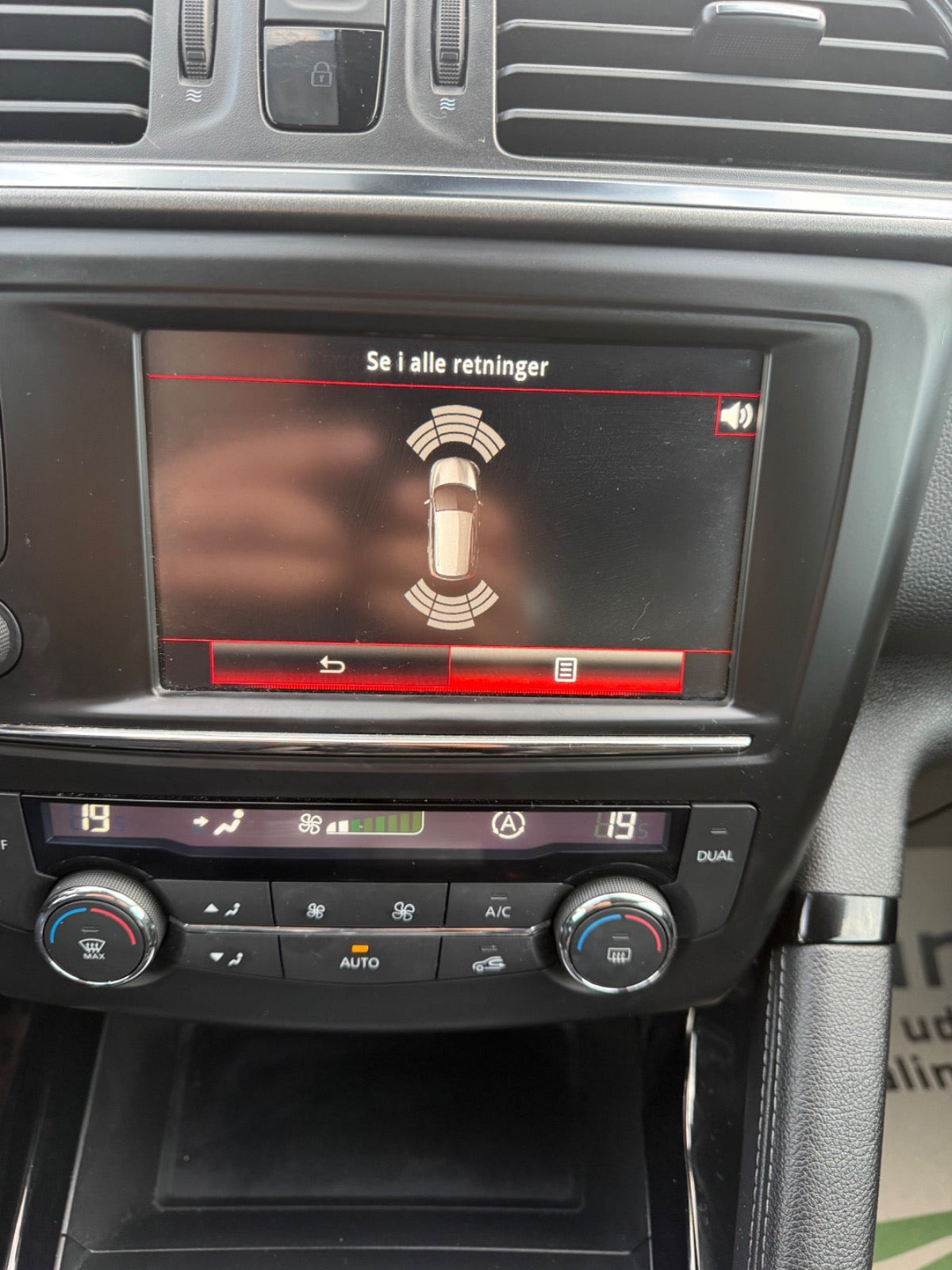 Blå Renault Kadjar fra 2018