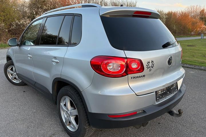 Sølv VW Tiguan fra 2010