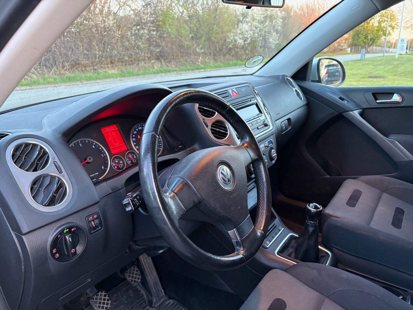 Sølv VW Tiguan fra 2010