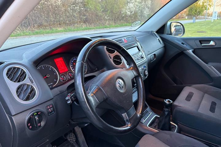 Sølv VW Tiguan fra 2010