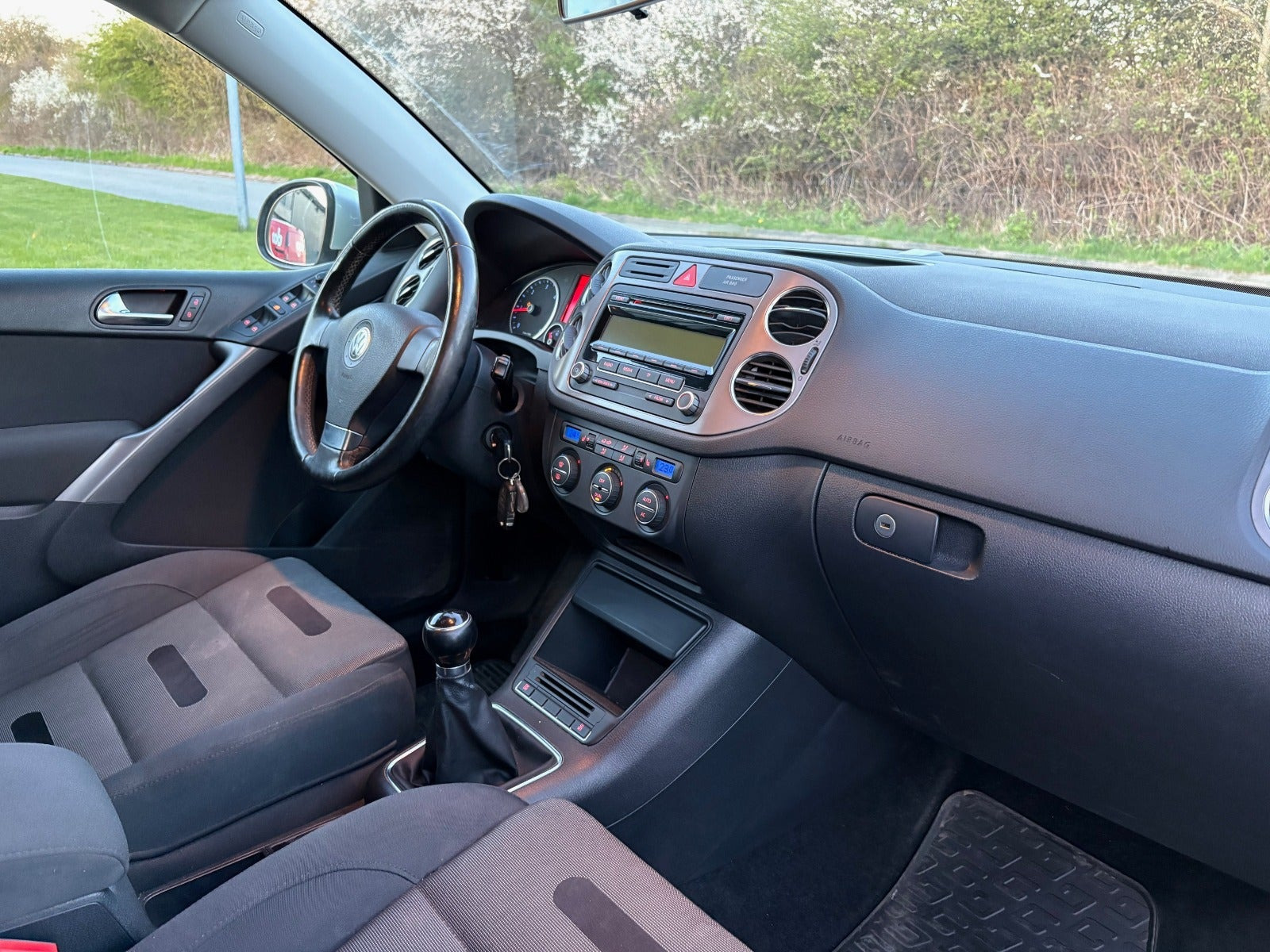 Sølv VW Tiguan fra 2010