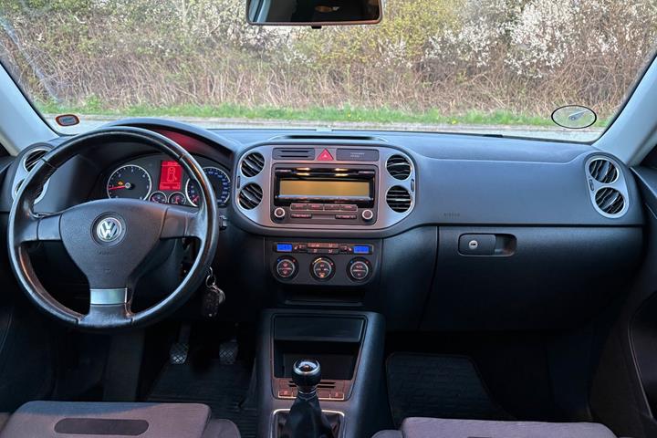 Sølv VW Tiguan fra 2010