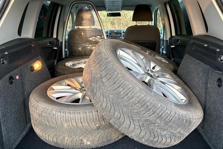 Sølv VW Tiguan fra 2010