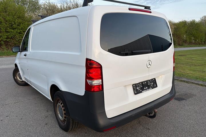 Hvid Mercedes Vito 111 fra 2016