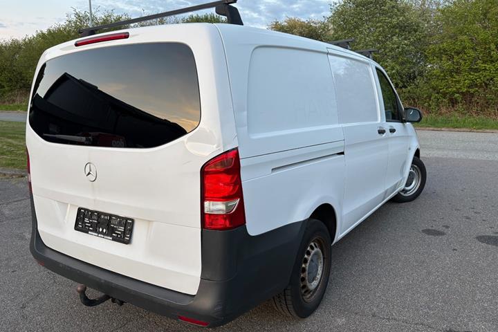 Hvid Mercedes Vito 111 fra 2016