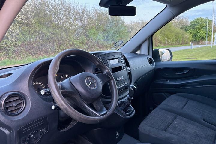 Hvid Mercedes Vito 111 fra 2016