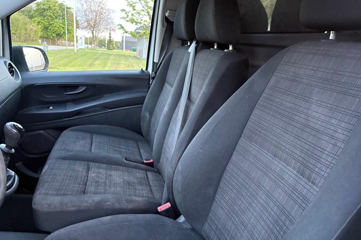 Hvid Mercedes Vito 111 fra 2016