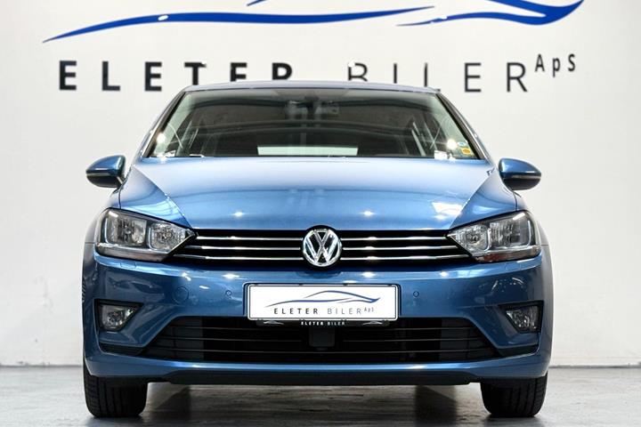 Blå VW Golf Sportsvan fra 2016