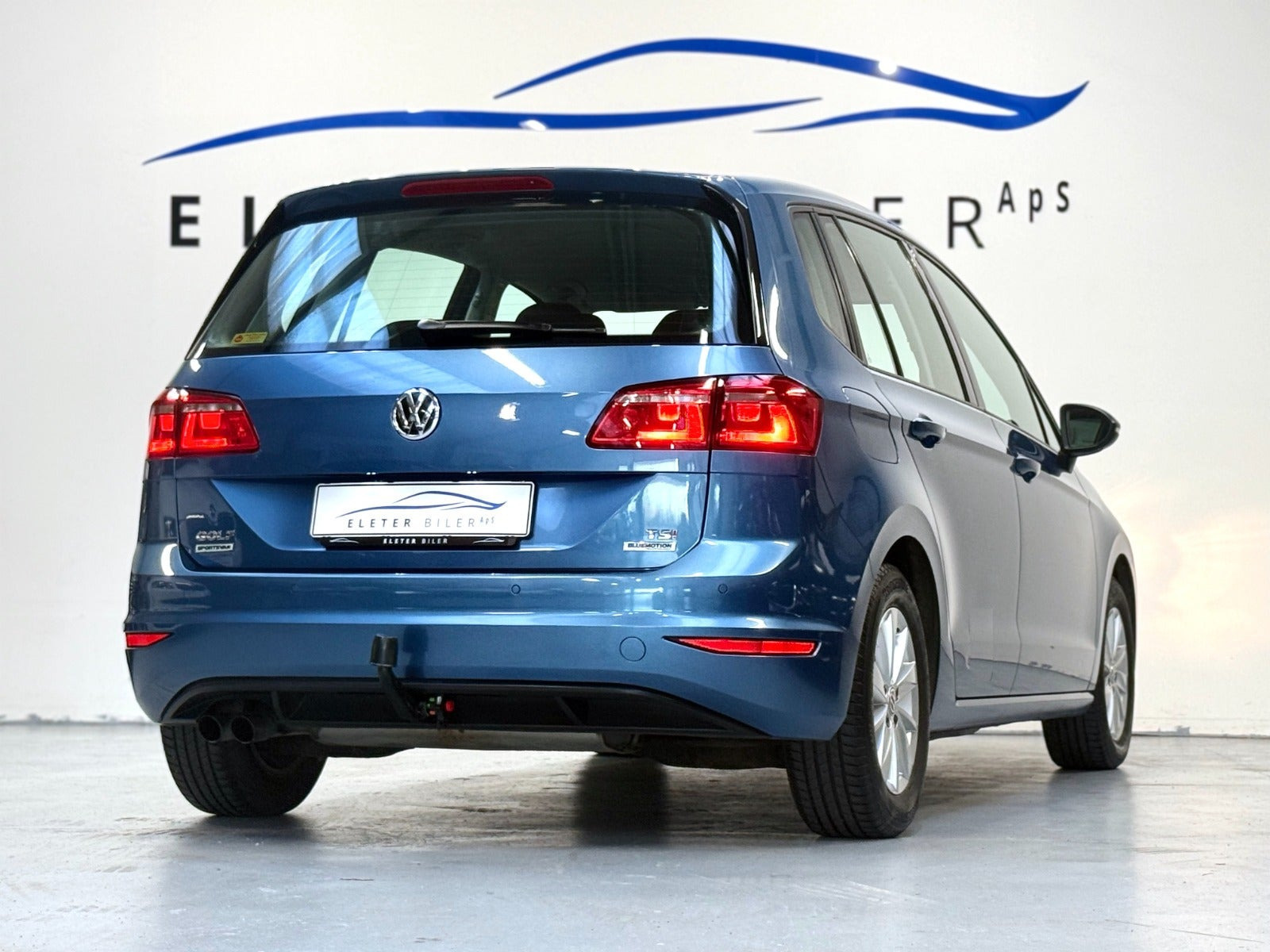 Blå VW Golf Sportsvan fra 2016