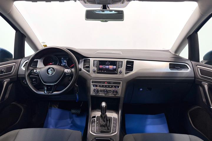 Blå VW Golf Sportsvan fra 2016