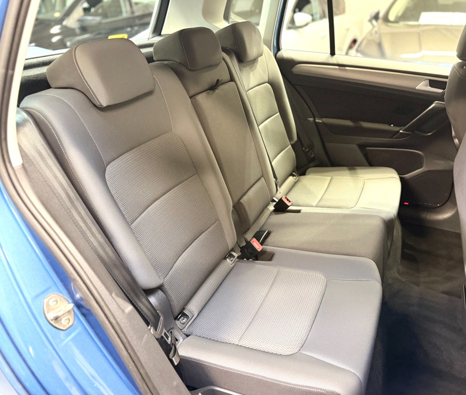 Blå VW Golf Sportsvan fra 2016