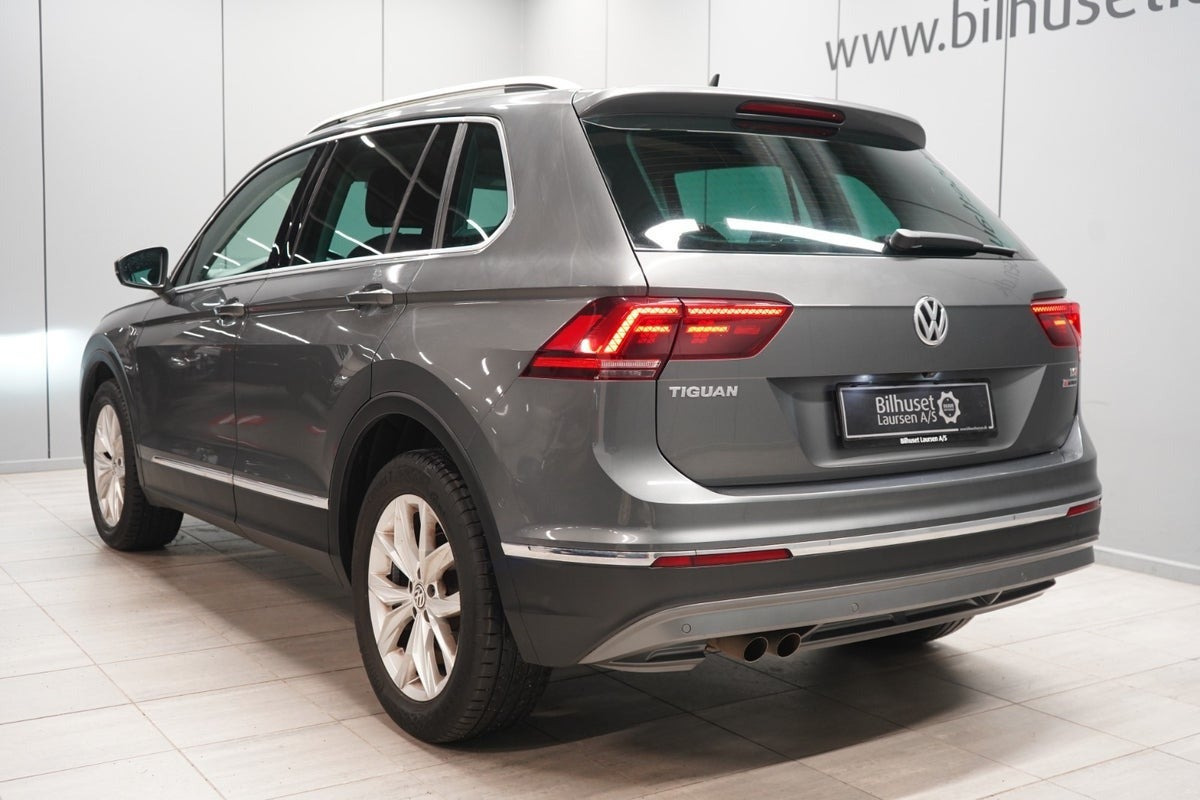 Grå VW Tiguan fra 2018