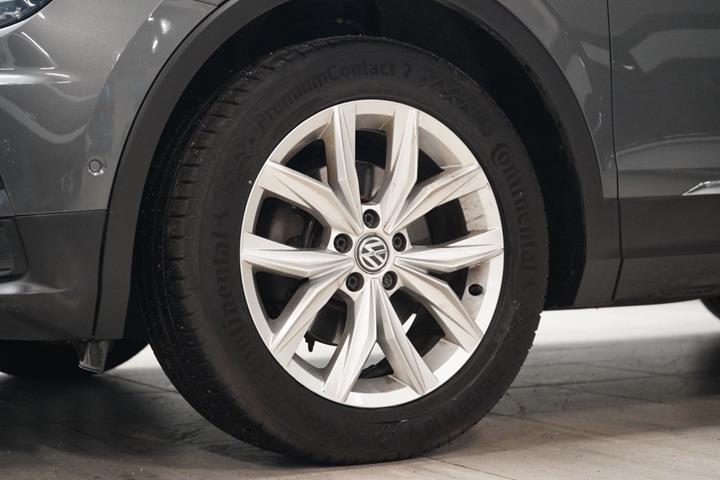 Grå VW Tiguan fra 2018