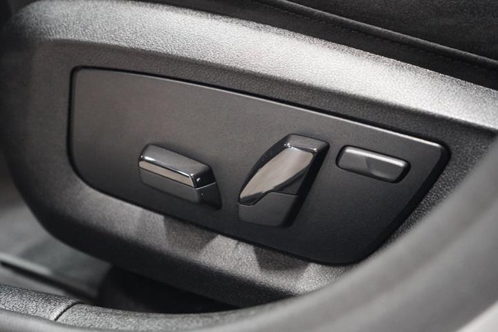 Hvid BMW 530e fra 2019