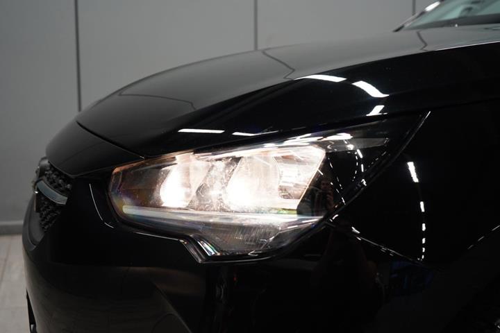 Sort Opel Corsa fra 2023