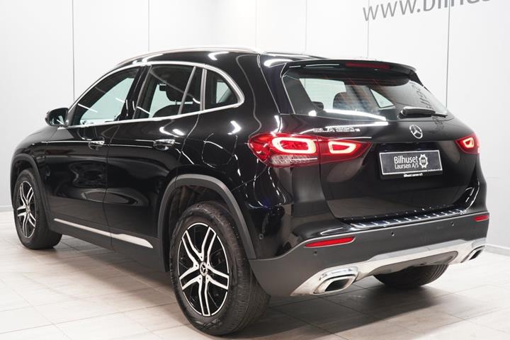 Sort Mercedes GLA250 e fra 2023
