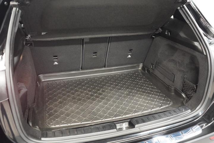 Sort Mercedes GLA250 e fra 2023