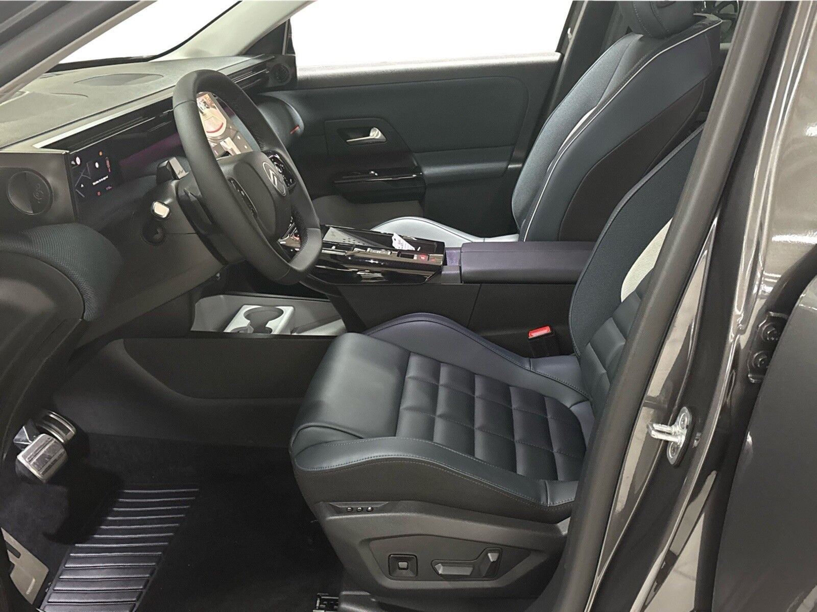 Grå Citroën ë-C5 Aircross fra 2026