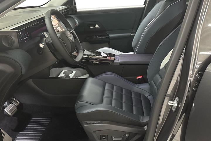 Grå Citroën ë-C5 Aircross fra 2026