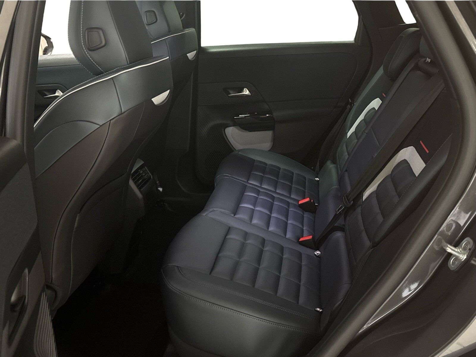 Grå Citroën ë-C5 Aircross fra 2026