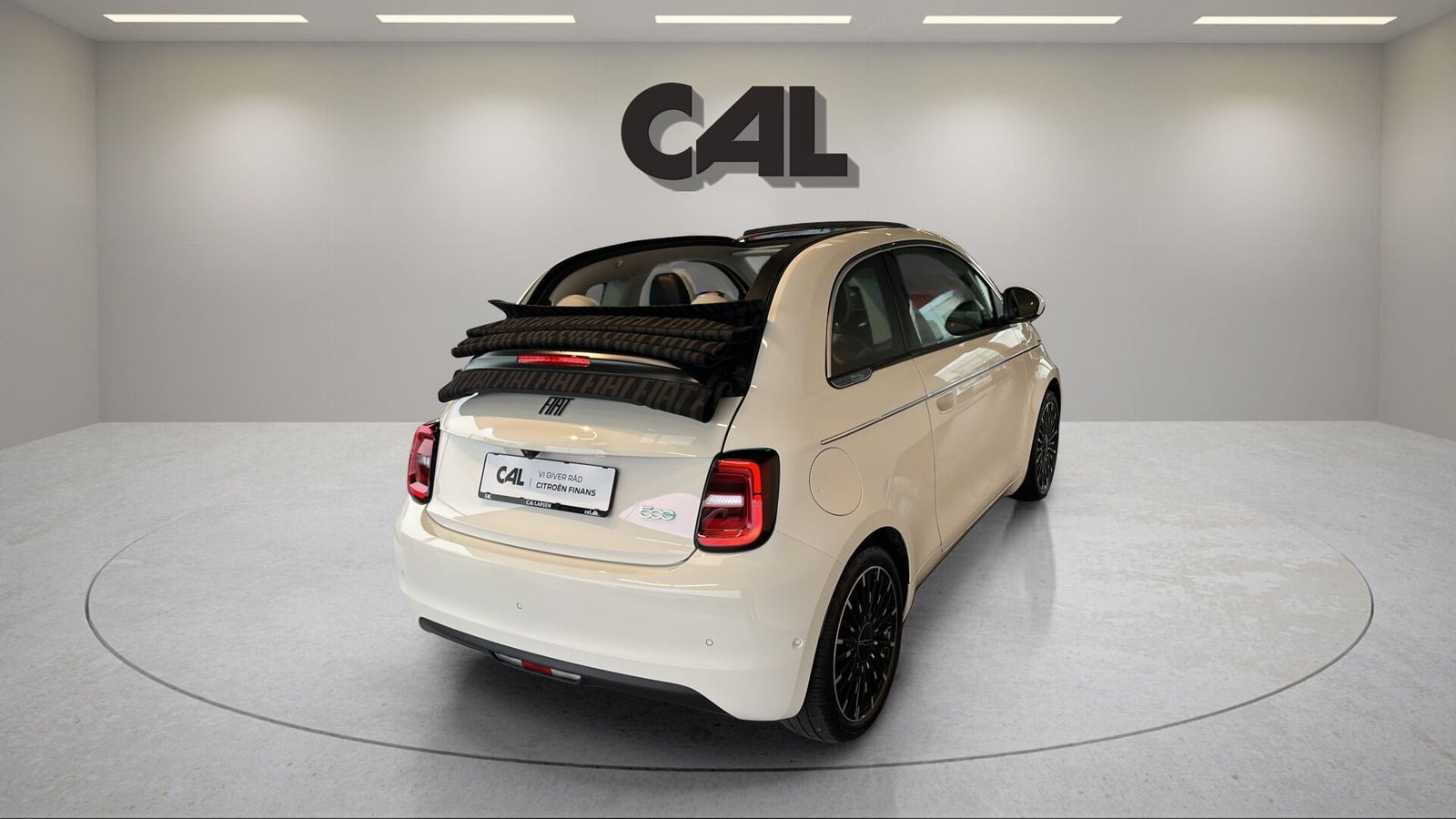 Hvid Fiat 500e fra 2023