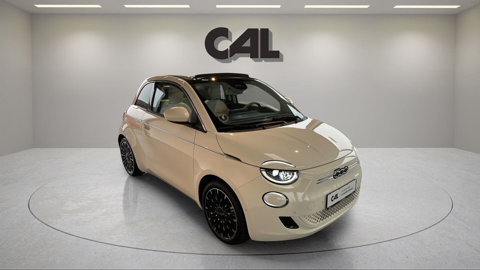 Hvid Fiat 500e fra 2023