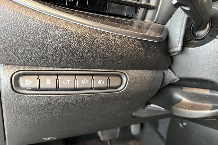 Hvid Fiat 500e fra 2023