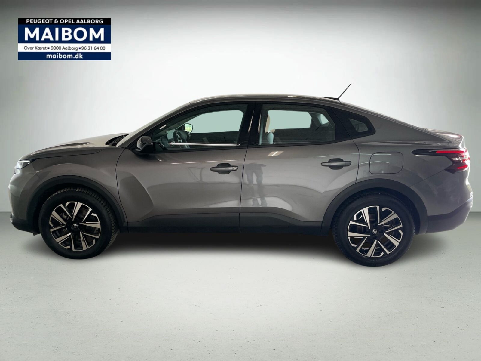Sølv Citroën ë-C4 X fra 2025