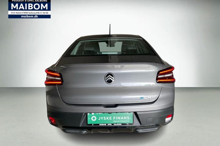 Sølv Citroën ë-C4 X fra 2025