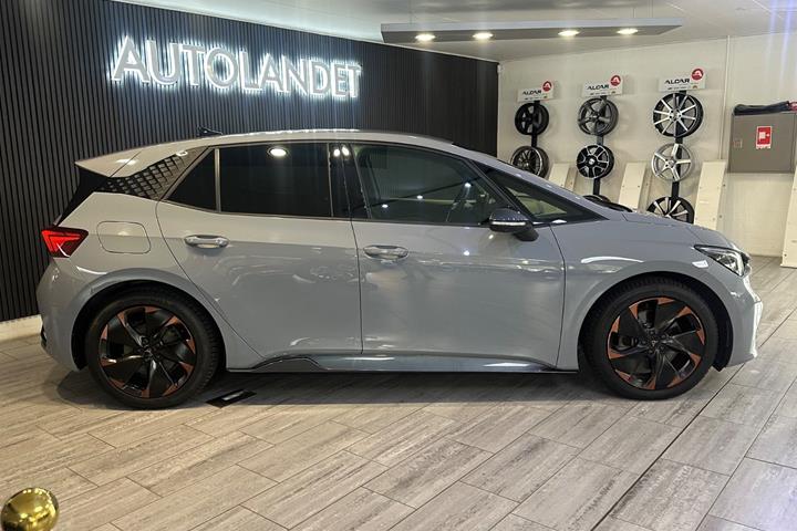 Grå Cupra Born fra 2023
