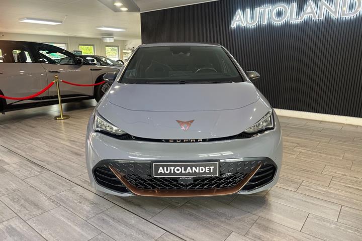 Grå Cupra Born fra 2023