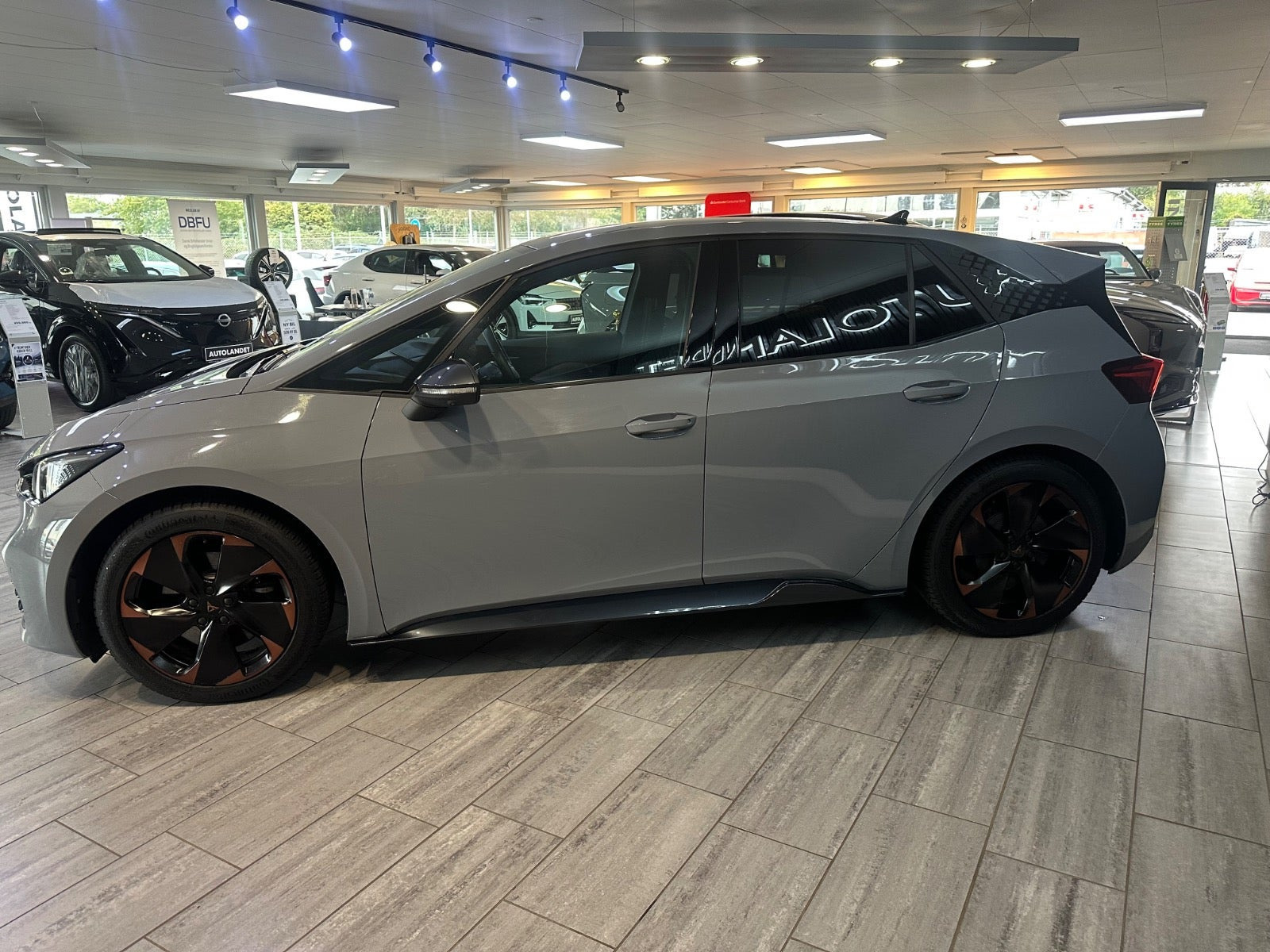 Grå Cupra Born fra 2023