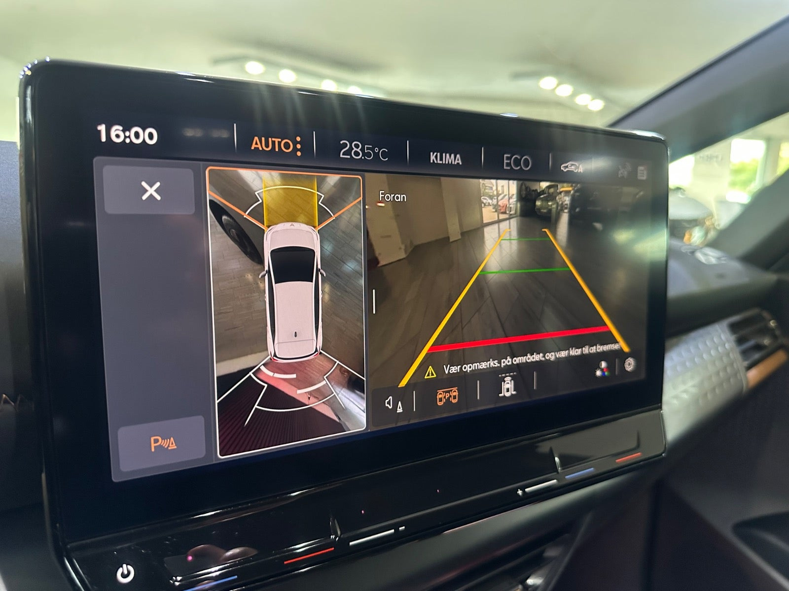 Grå Cupra Born fra 2023