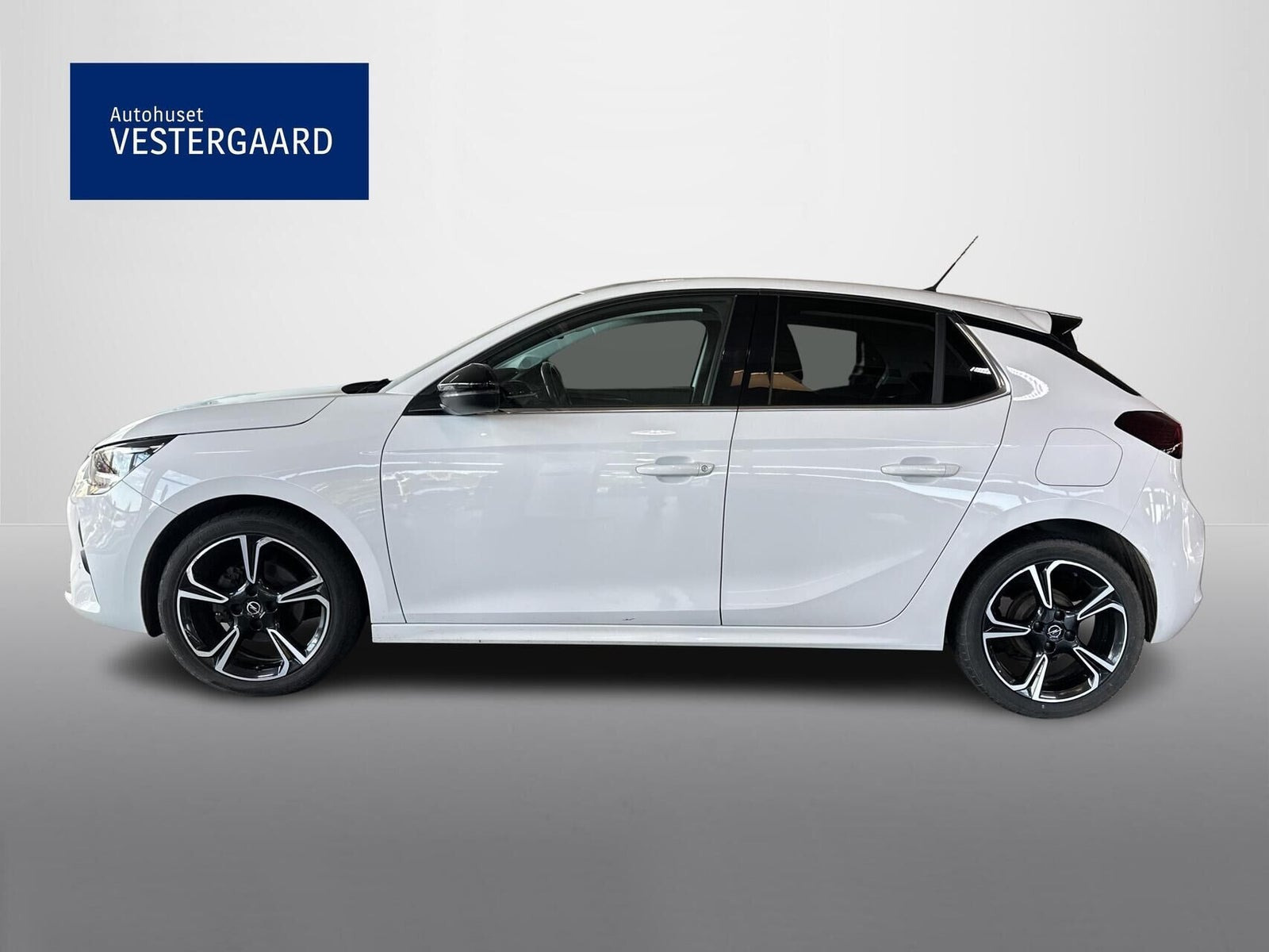 Hvid Opel Corsa fra 2021