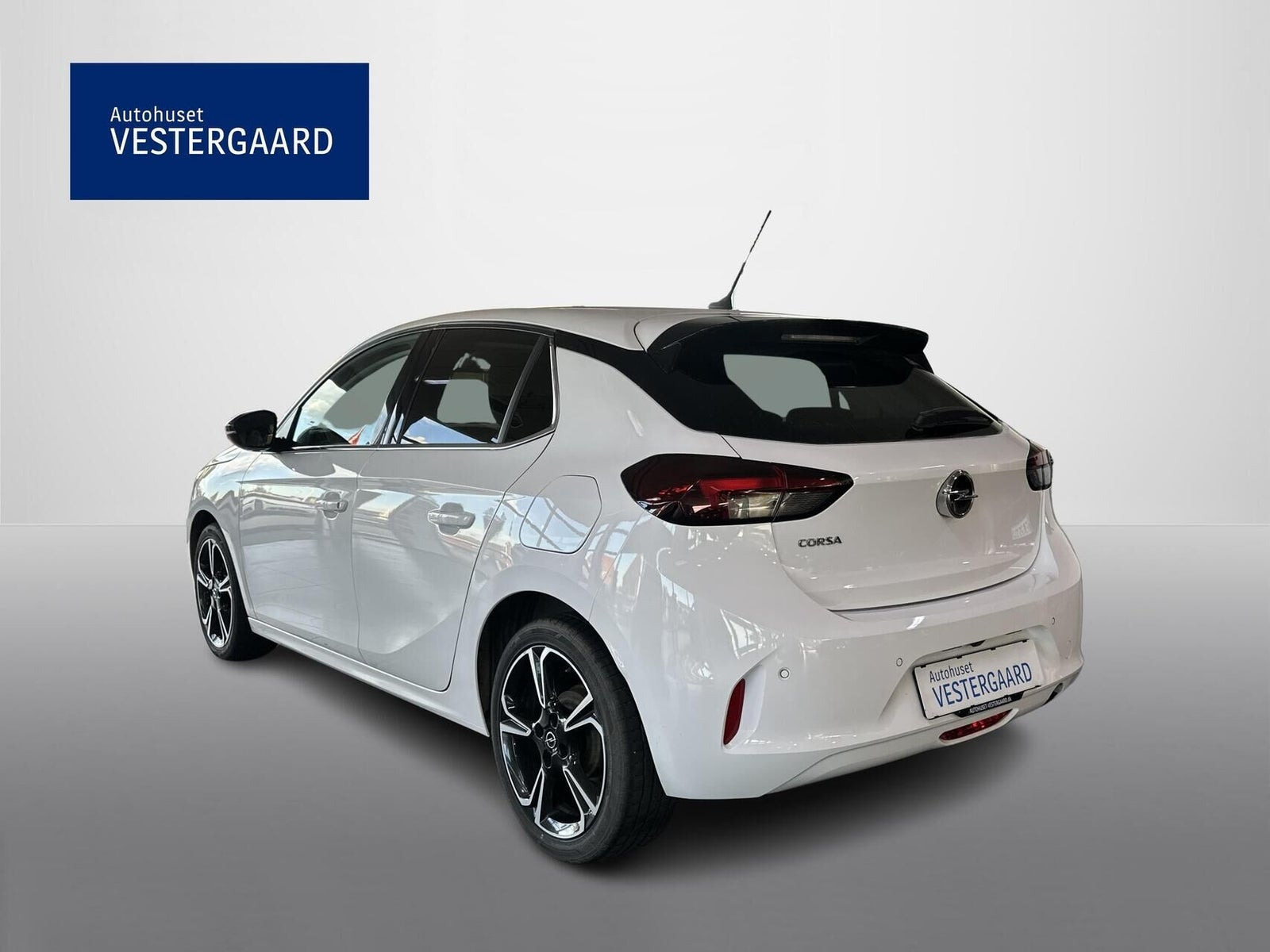 Hvid Opel Corsa fra 2021